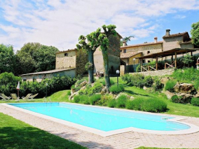 Superb Holiday Home in Umbria With Swimming Pool